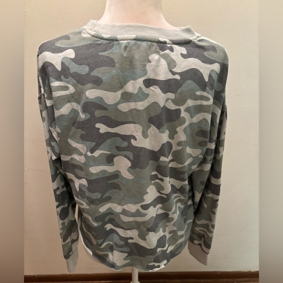 NWT Spiritual Gangster Mazzy Pullover Sweatshirt in Camo Large raw hem cropped - Picture 8 of 14